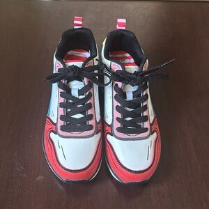 Dr.Seuss UNO- JUMPS AND SOCKS Skechers (limited edition)